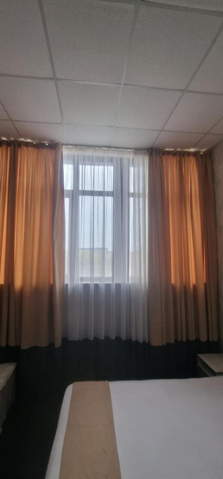 Tarlan Hotel Актау Екстер'єр фото